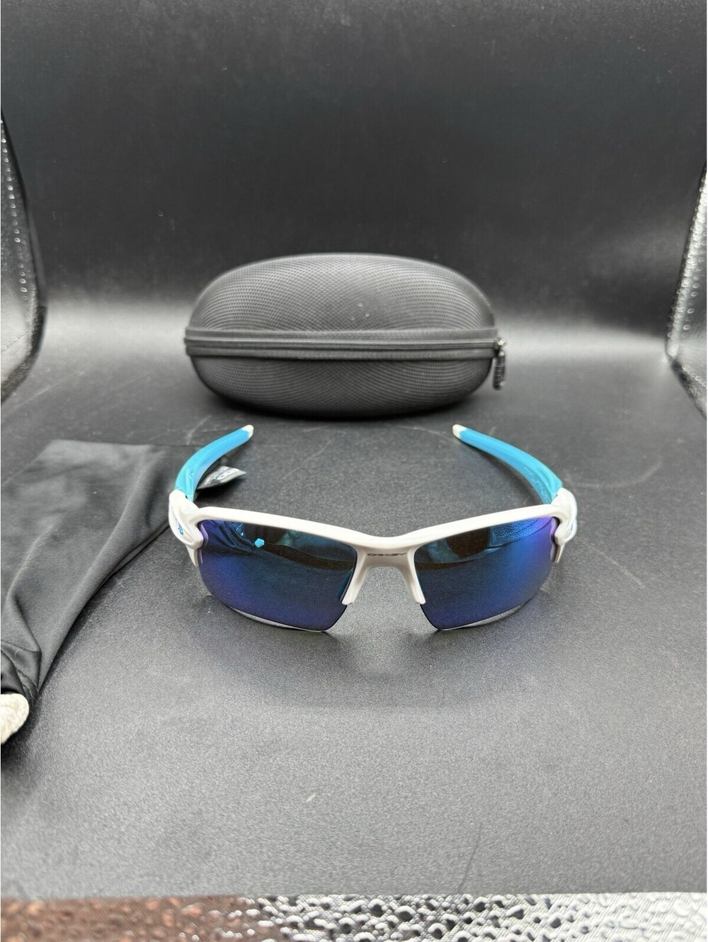 Oakley Flak 2.0 XL Matte White/Sapphire Iridium Lenses OO9188-02